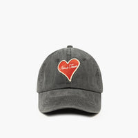 CZAPKA Z DASZKIEM HEART WASHED BLACK