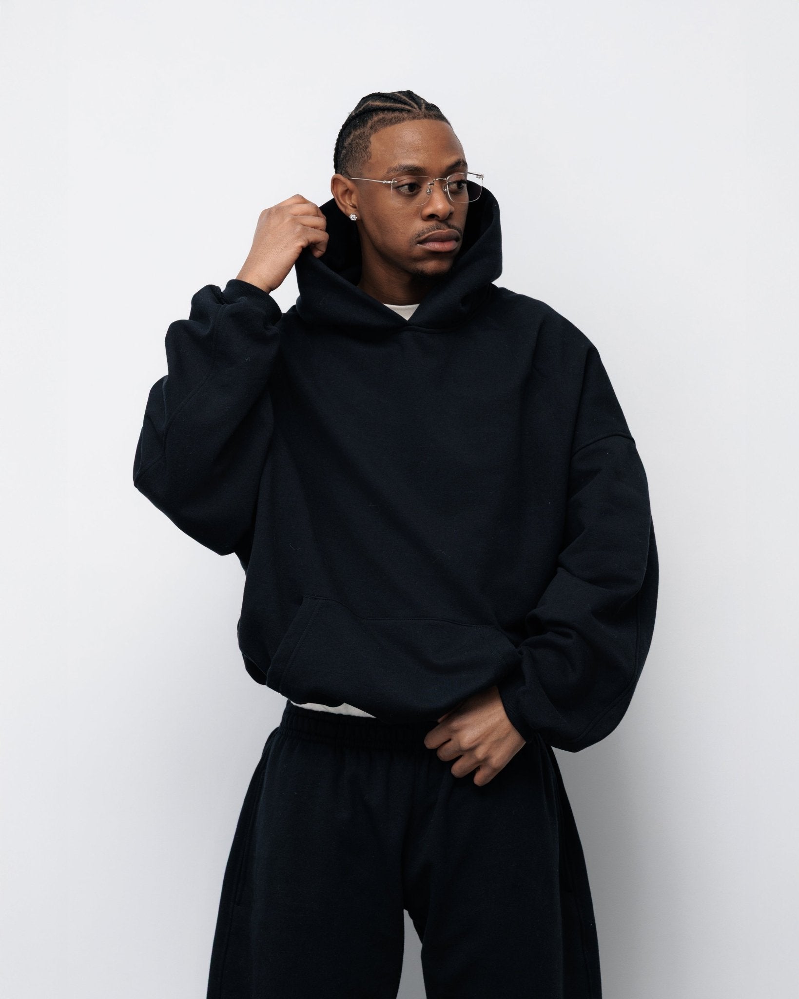 BLUZA FLUFFY CZARNY - Nous Tous