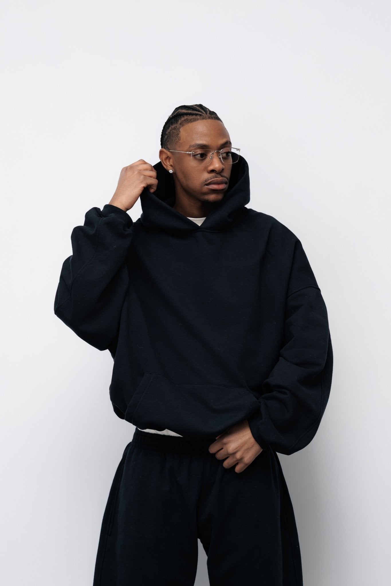 BLUZA FLUFFY CZARNY - Nous Tous