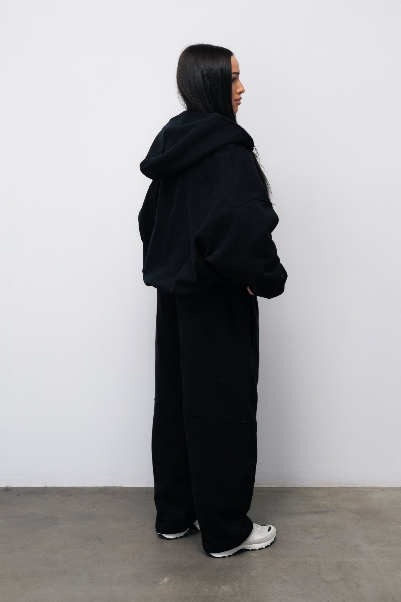 BLUZA ZIP FLUFFY CZARNY - Nous Tous