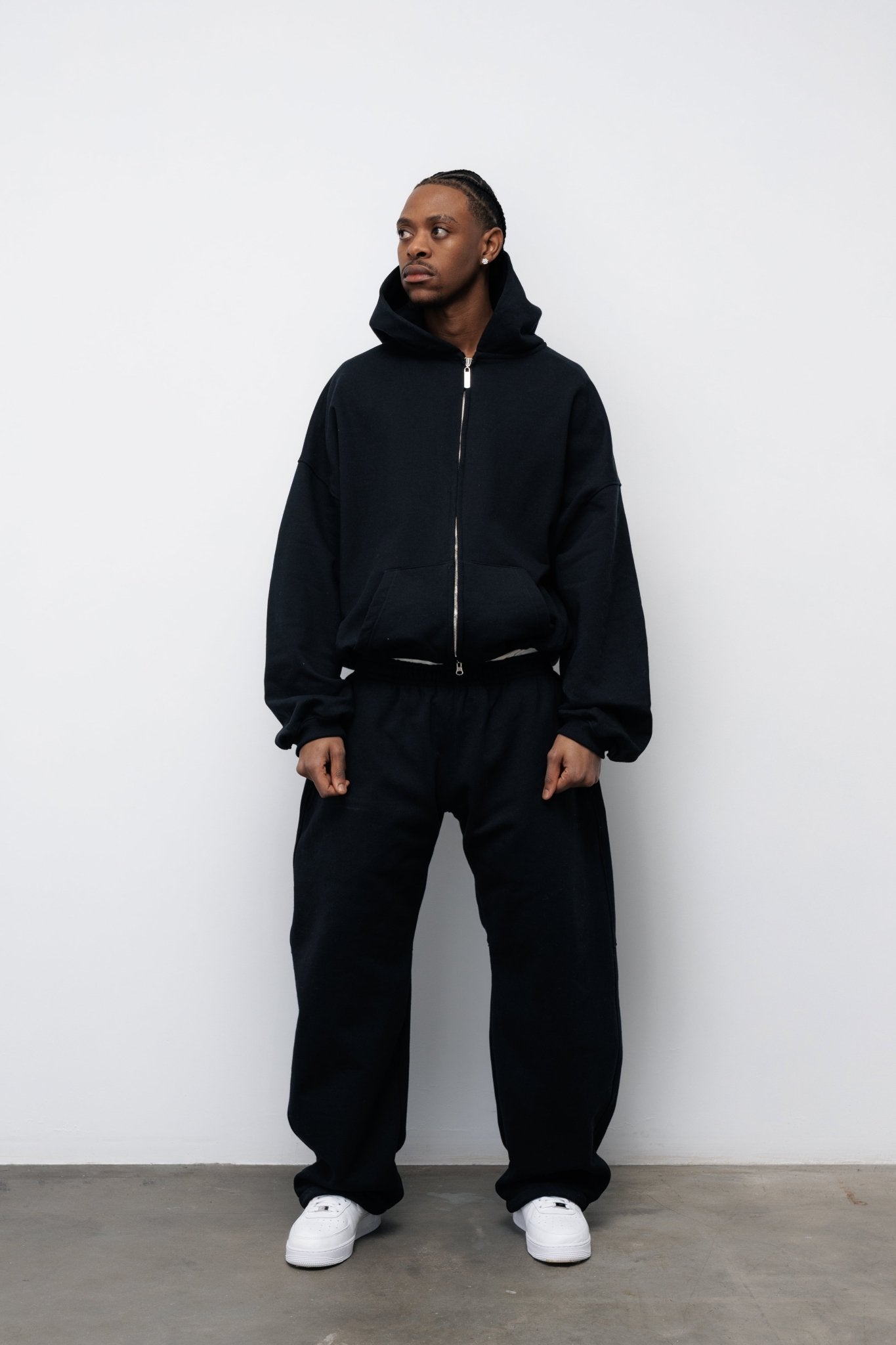 BLUZA ZIP FLUFFY CZARNY - Nous Tous