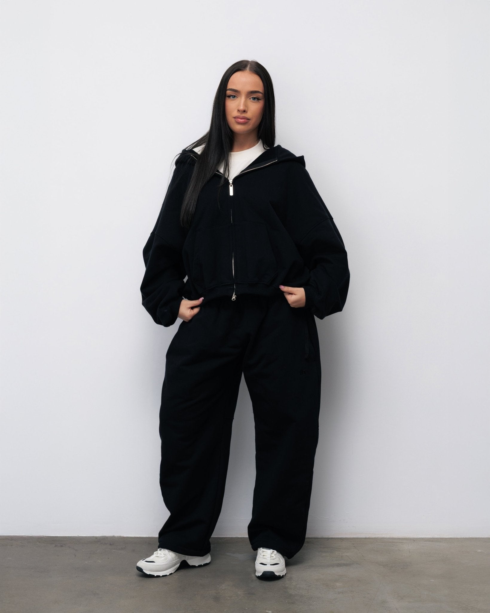 BLUZA ZIP FLUFFY CZARNY - Nous Tous