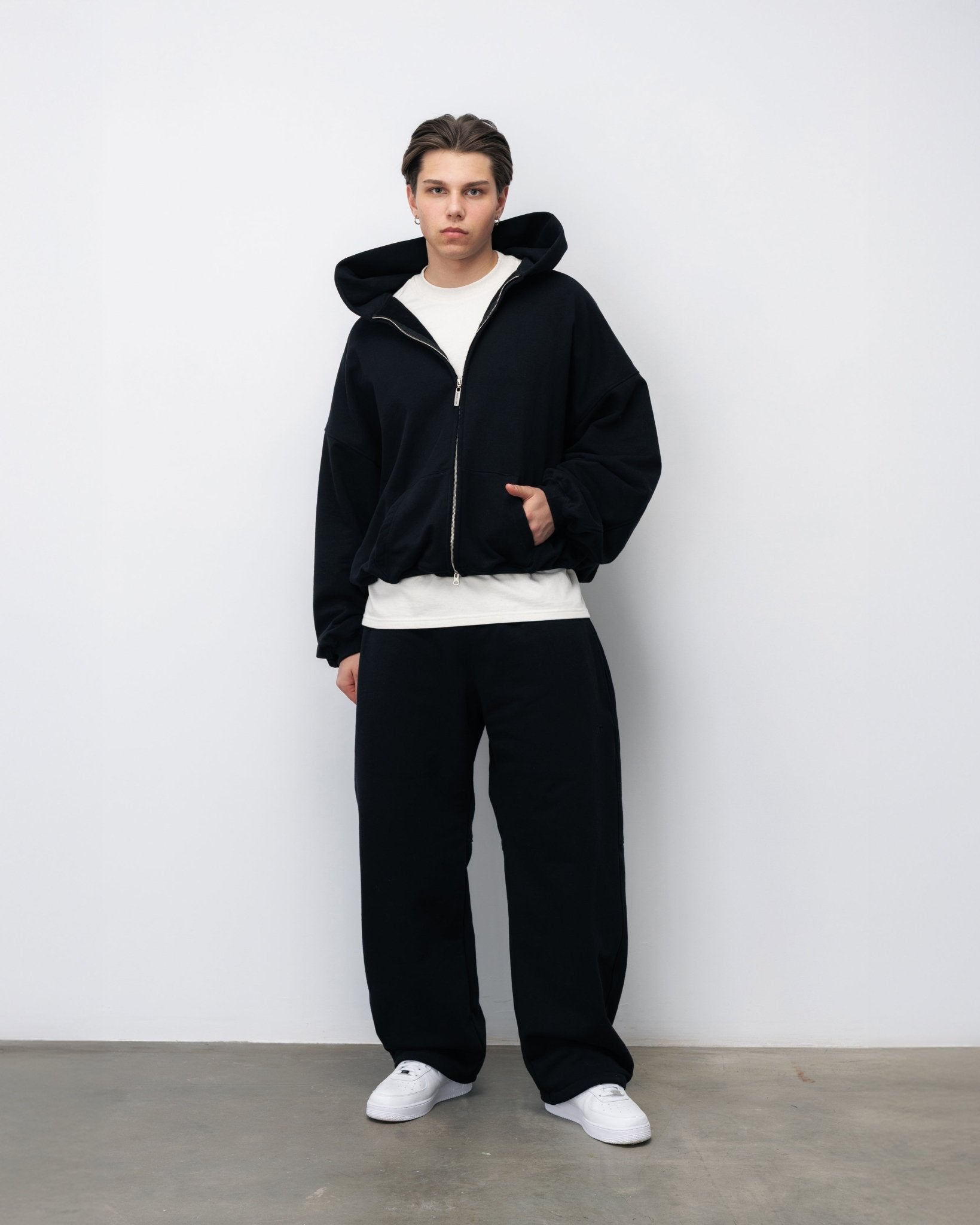 BLUZA ZIP FLUFFY CZARNY - Nous Tous