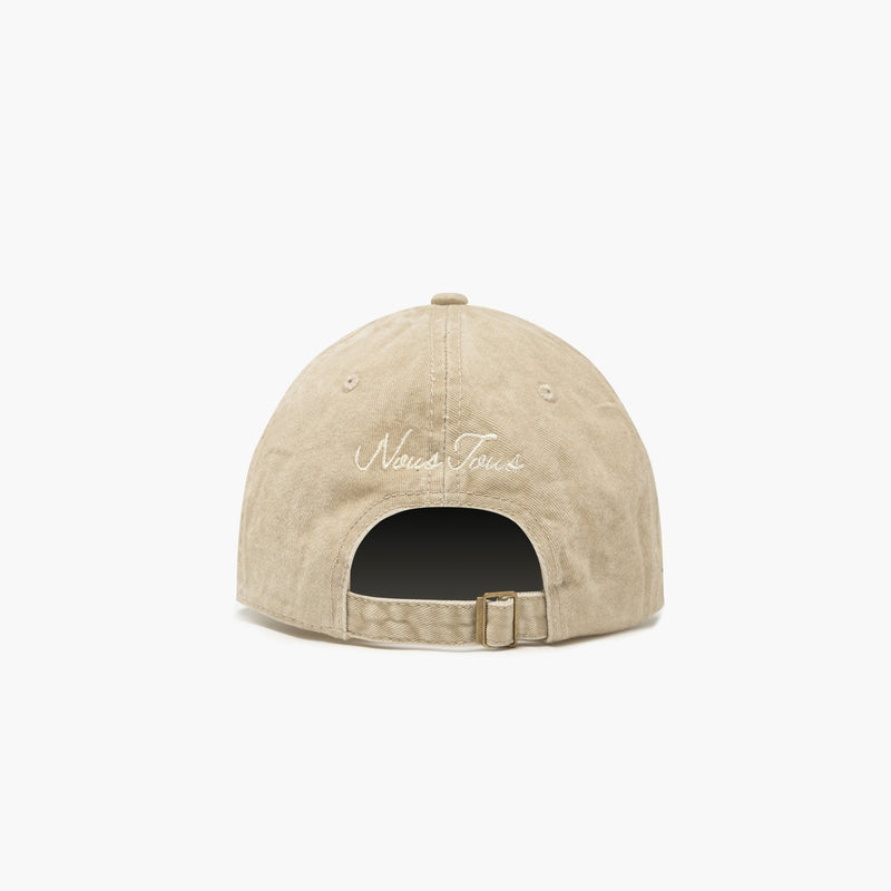 CZAPKA Z DASZKIEM HEART BEIGE - Nous Tous