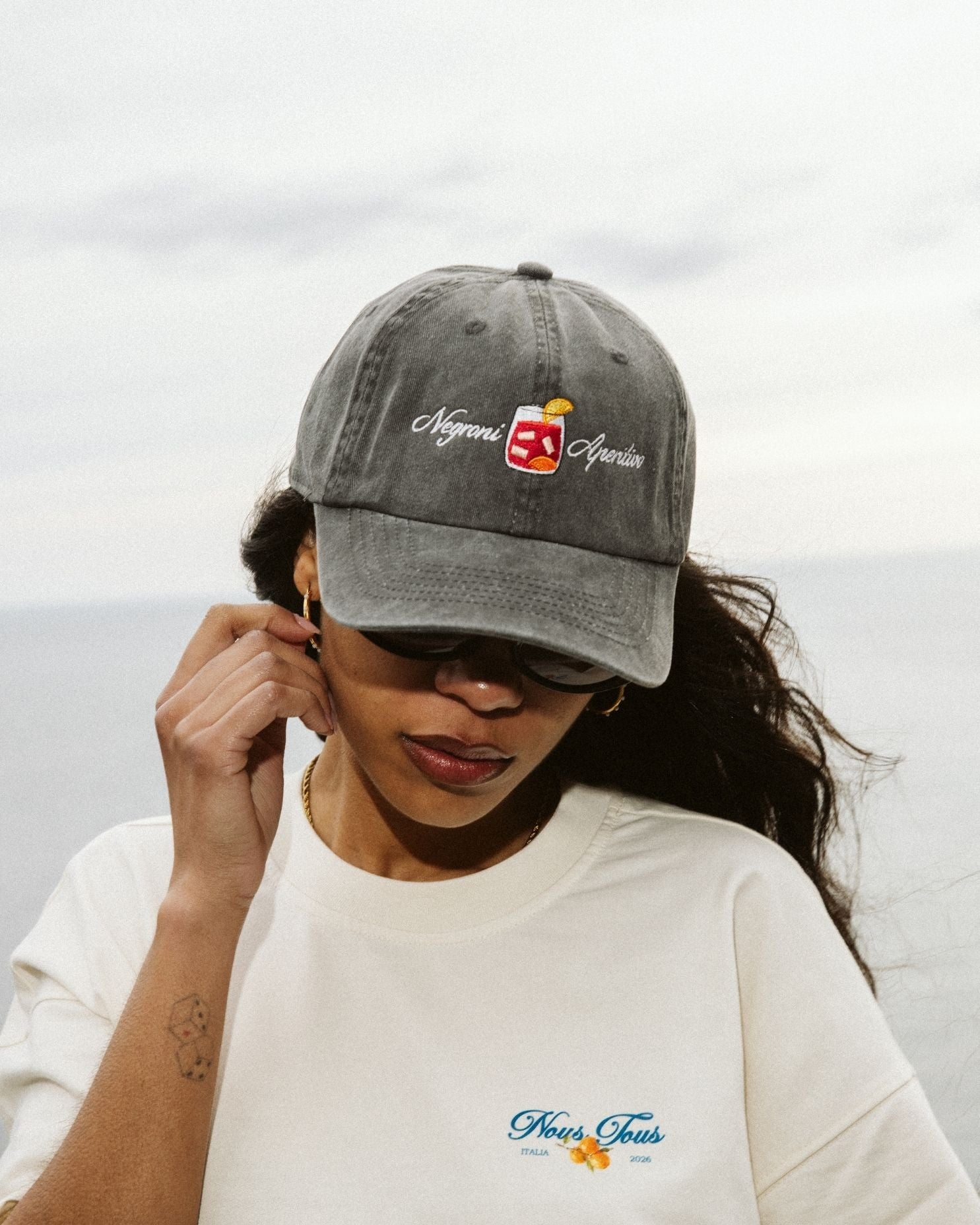 CZAPKA Z DASZKIEM NEGRONI APERITIVO WASHED BLACK - Nous Tous