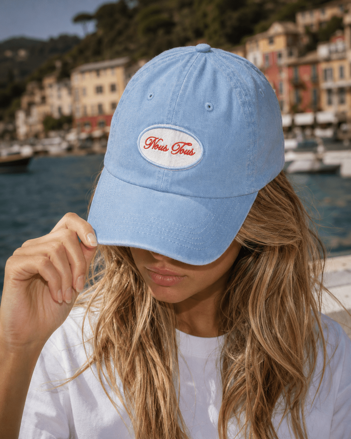 CZAPKA Z DASZKIEM NOUS TOUS CLUB SKY - Nous Tous