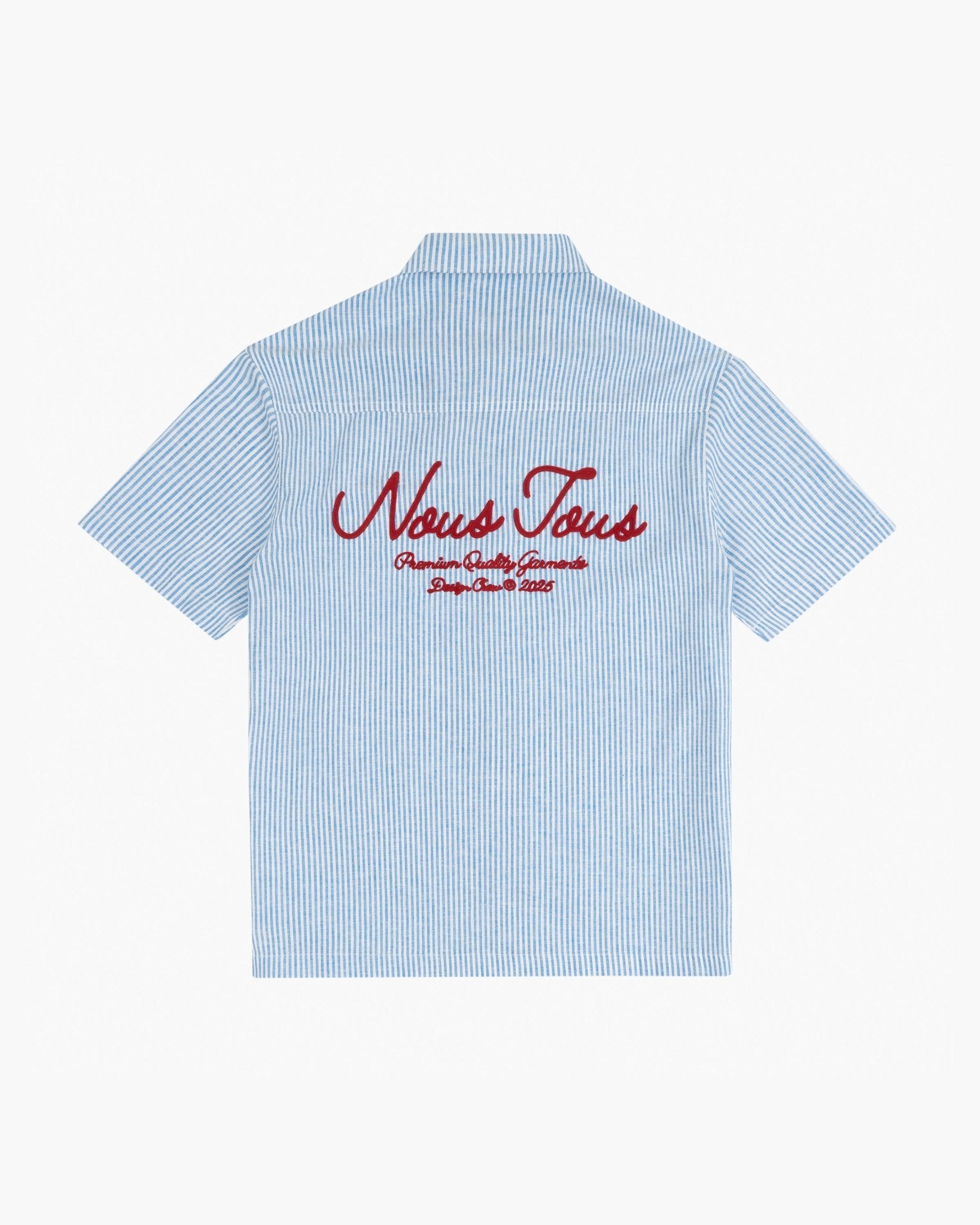 KOSZULA LNIANA DESIGN CREW SCRIPT BIAŁO - NIEBIESKI - Nous Tous