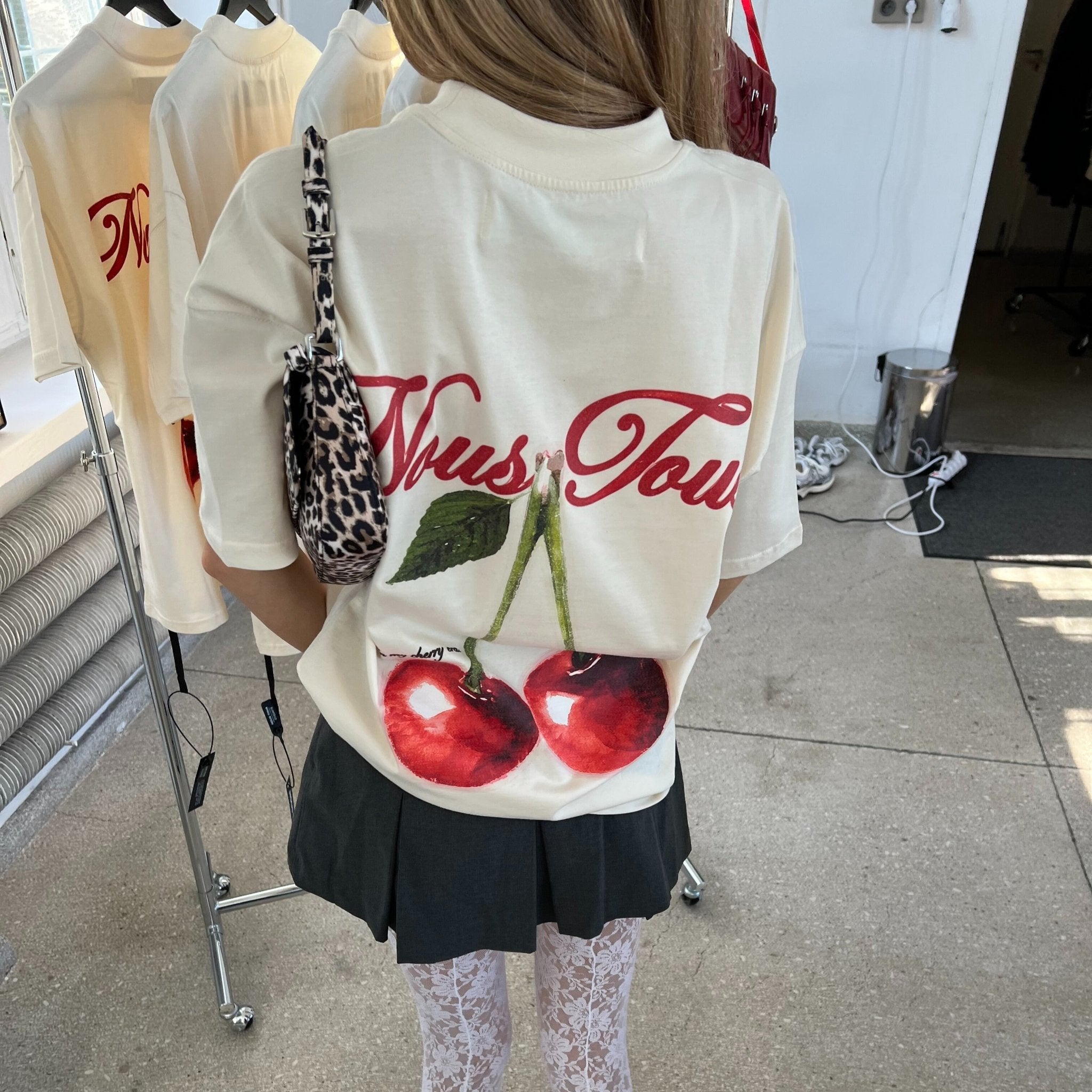 KOSZULKA IN MY CHERRY ERA OFF WHITE - Nous Tous