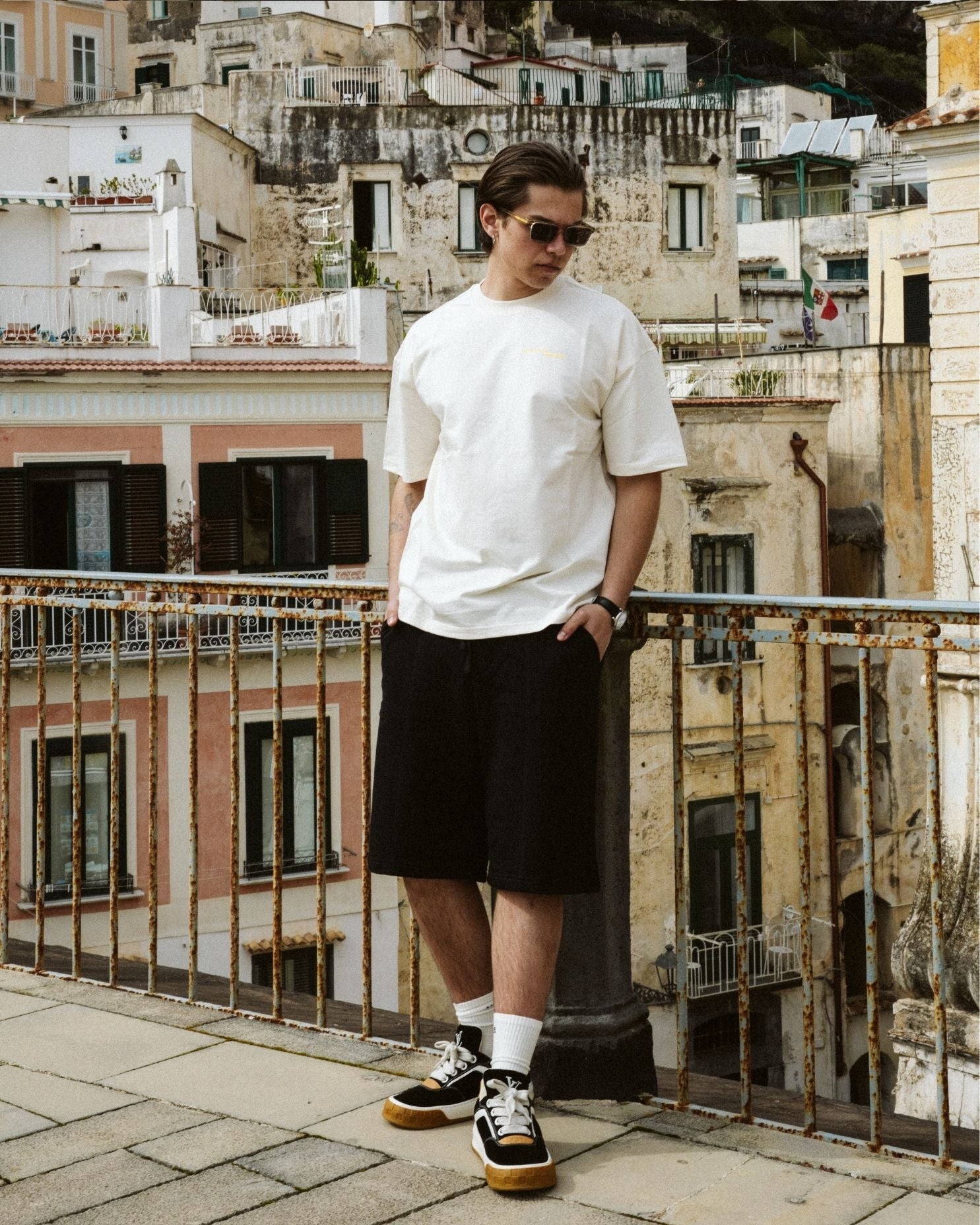 KOSZULKA MUSIC SOUNDS BETTER WITH YOU YELLOW OFF WHITE - Nous Tous