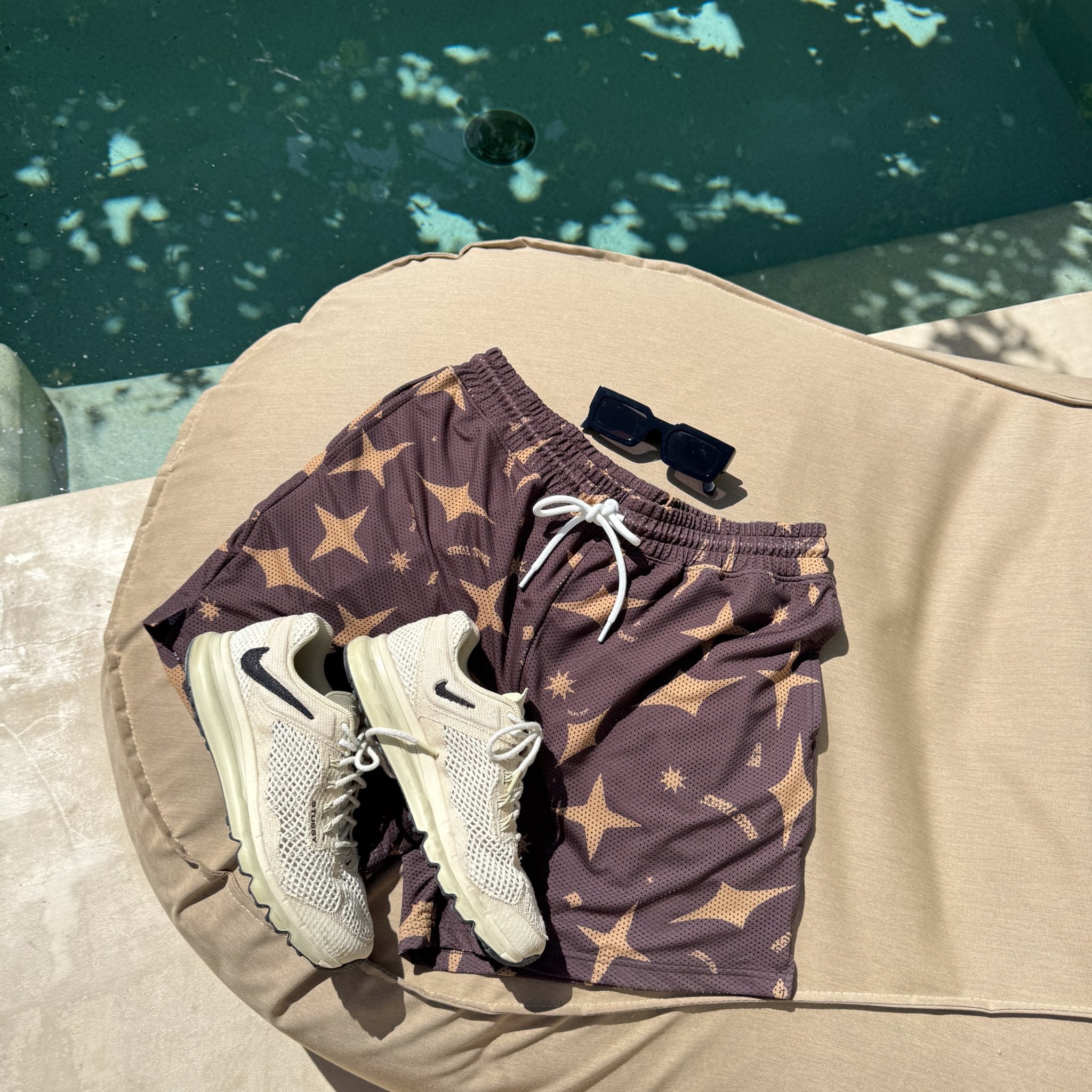 SHOOTING STARS DRIP MESH SHORTS SAND/BROWN - Nous Tous