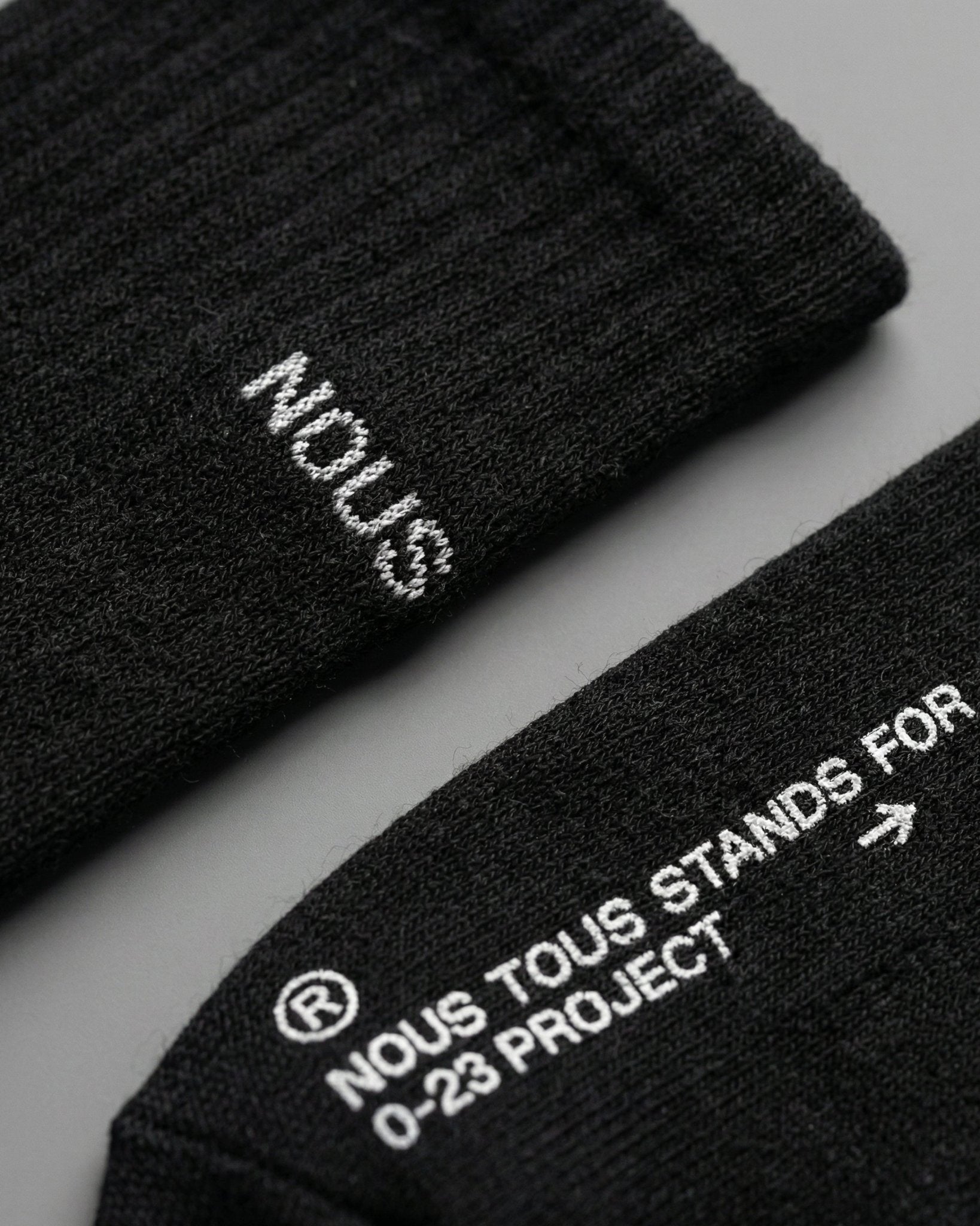 SKARPETKI NOUS TOUS FRONT CZARNY - Nous Tous