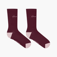 NOUS TOUS SCRIPT BURGUNDY SOCKS