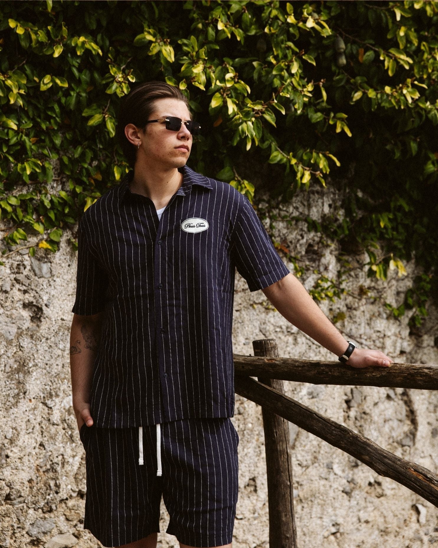 SPODNEKI HERITAGE NAVY STRIPES Z DODATKIEM LNU - Nous Tous