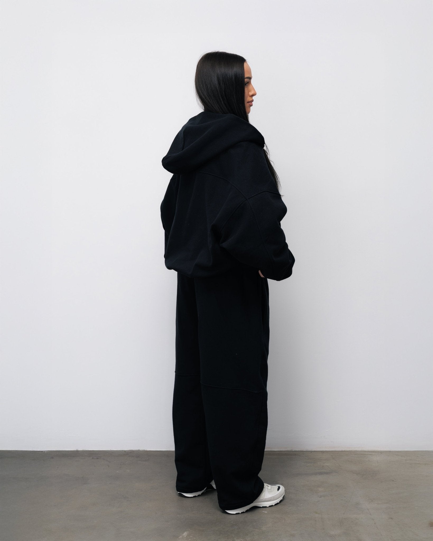 SPODNIE FLUFFY CZARNY - Nous Tous