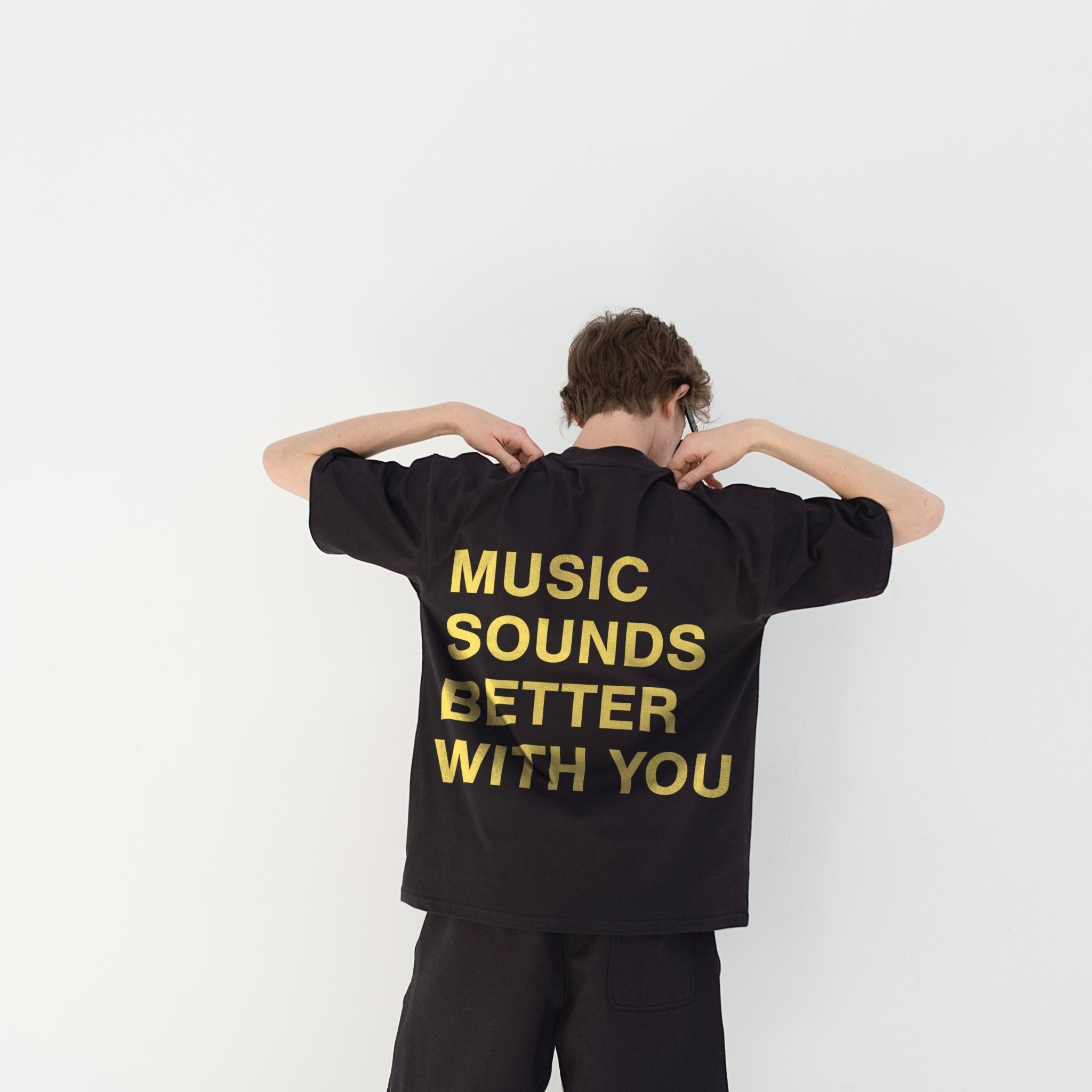 koszulka Music Souds better with you YELLOW WASHED BLACK - Nous Tous